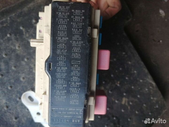 Блок предохранителей Toyota Camry V40