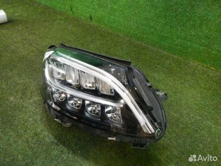 Фара правая Mercedes-Benz C-Class