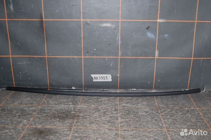 Молдинг крышки левый - Hyundai Elantra 6