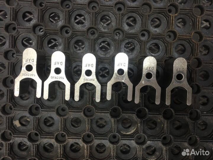 Кронштейн форсунки (комплект) Daf XF105