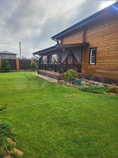 Коттедж 275 м² на участке 10 сот.