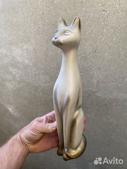 Статуэтка кошка