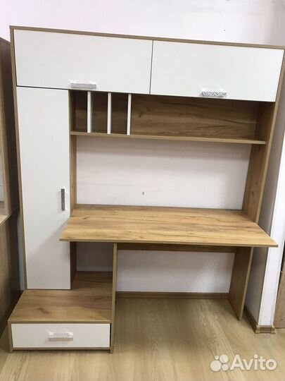 Компьютерный стол Мист, новый в упаковке