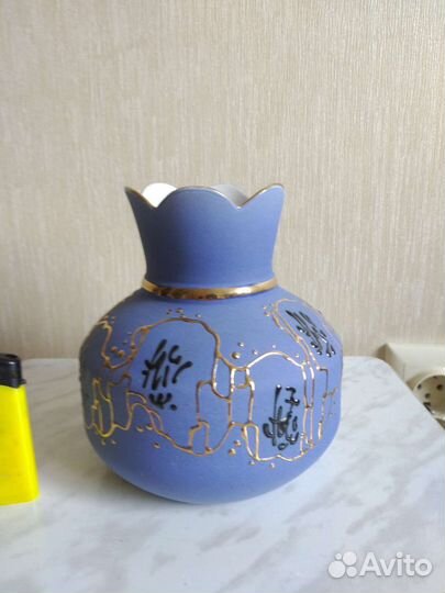 Фарфоровые вазы