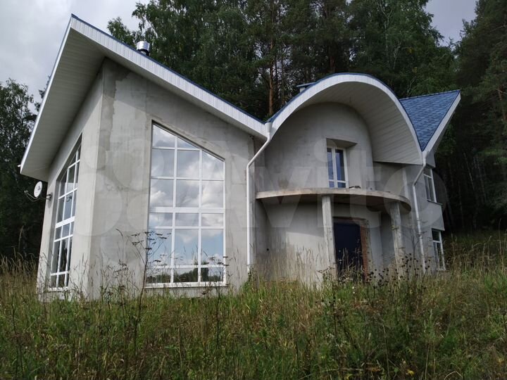 Дом 180 м² на участке 42 сот.