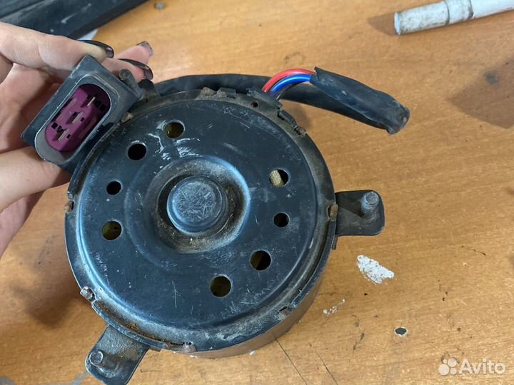 Мотор вентилятора охлождения Volkswagen Polo