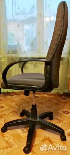 Компьютерное кресло
