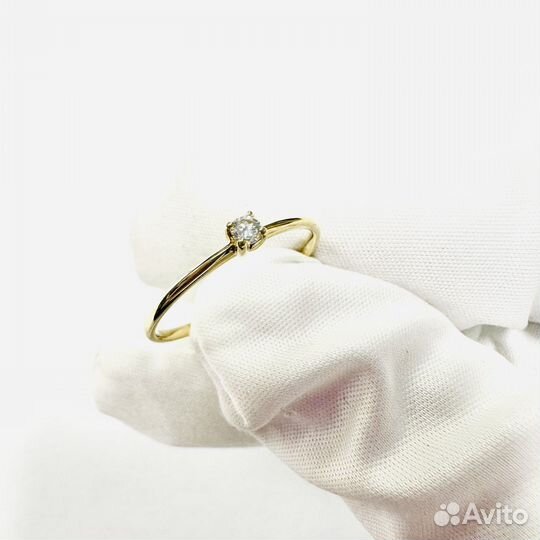 Золотое кольцо с камнем 17,5р
