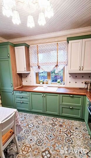 Угловая кухня в классике на заказ