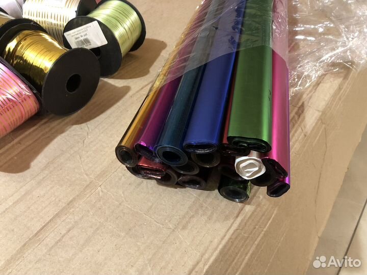 Лента и бумага для упаковки цветов и подарков