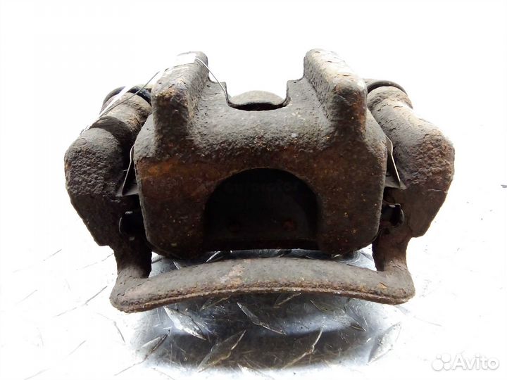 Суппорт задний левый Toyota Venza GV10