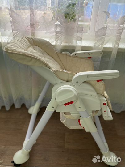 Детский стульчик для кормления