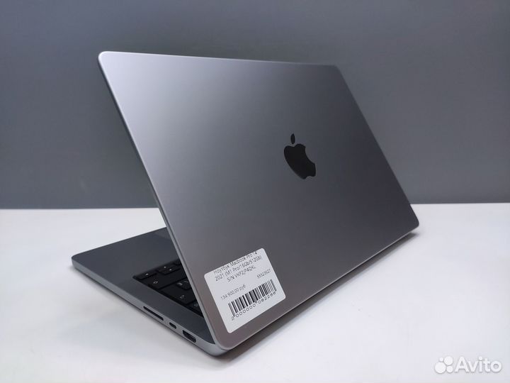 MacBook Pro 14