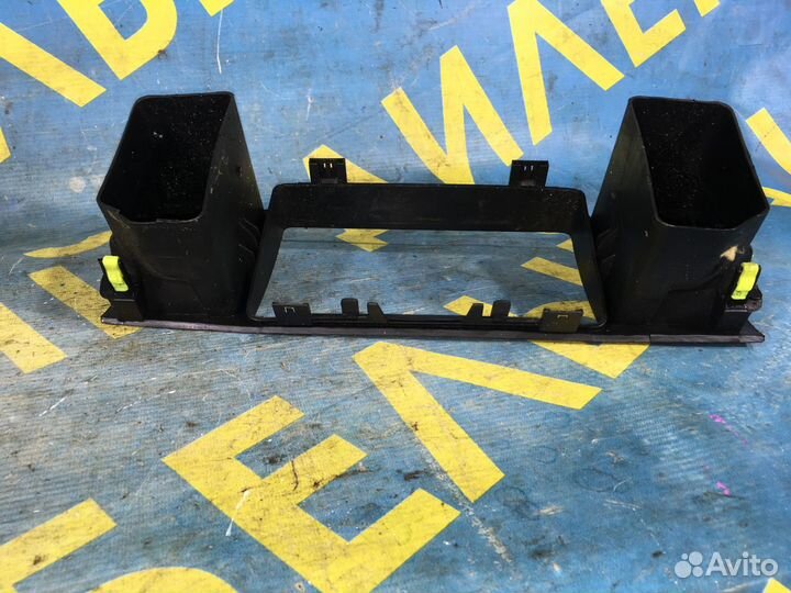 Рамка магнитолы Geely Vision