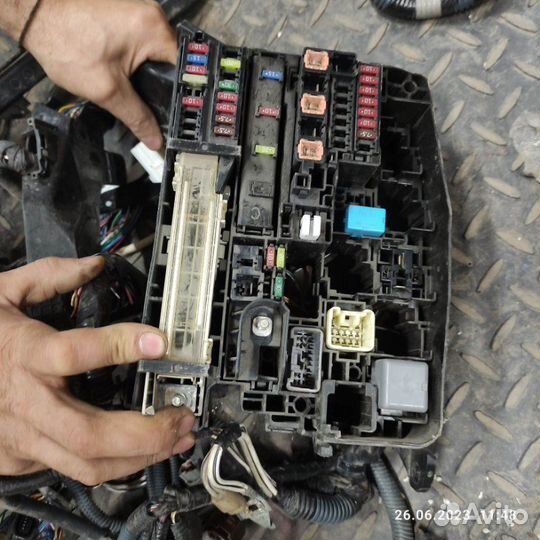 Коса двс Toyota Corolla 151 1ZR 2011