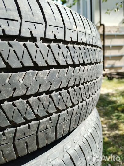 Bridgestone Dueler H/T 684II 265/65 R17