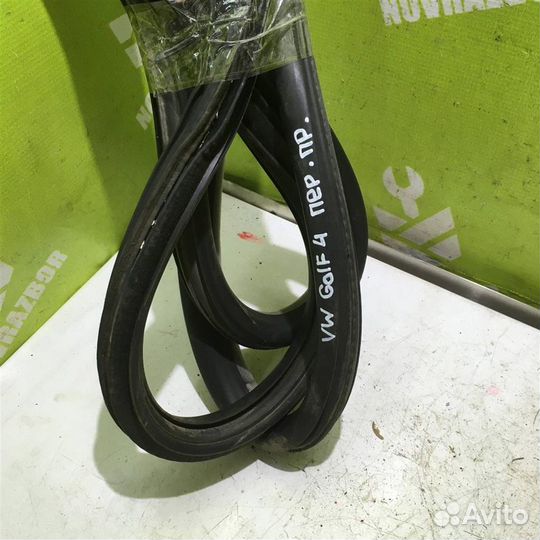 Уплотнитель двери Фольксваген Гольф 4 Бора
