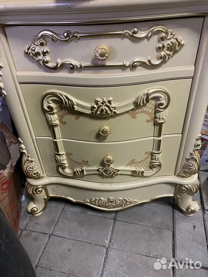 Спальный гарнитур