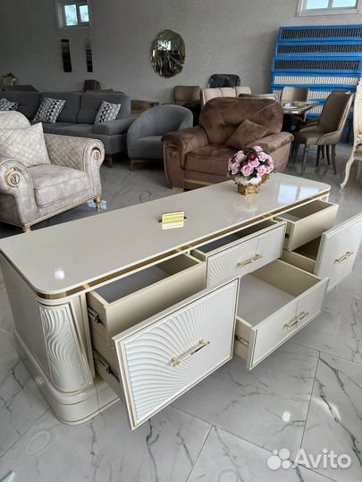 Цена за Тумба под тв 180см