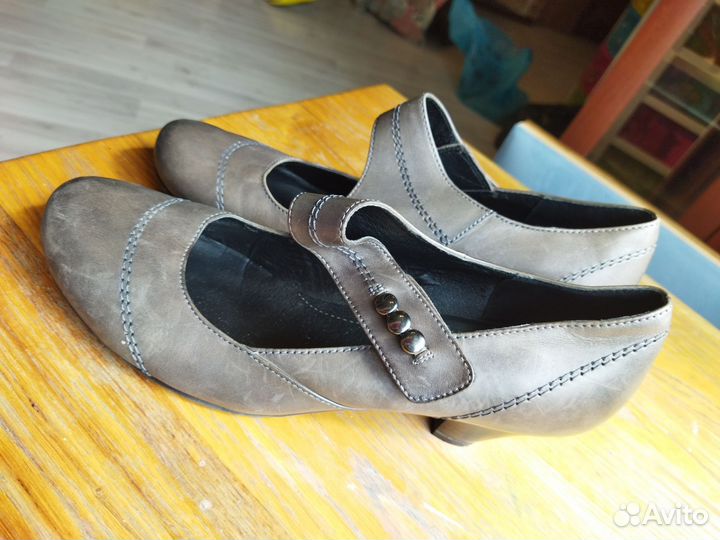 Туфли жен. 39 р, нат. кожа, 5 см каблук, удобные