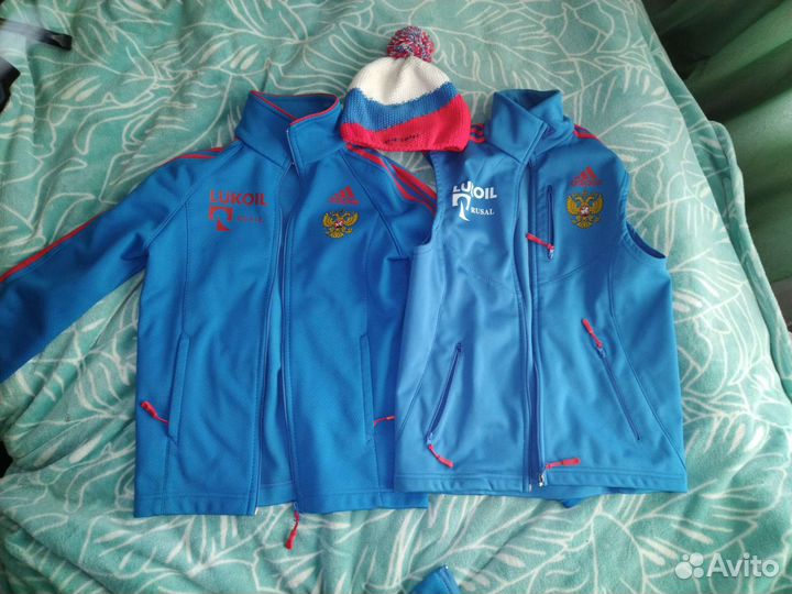 Лыжный разминочный костюм adidas 42 размер