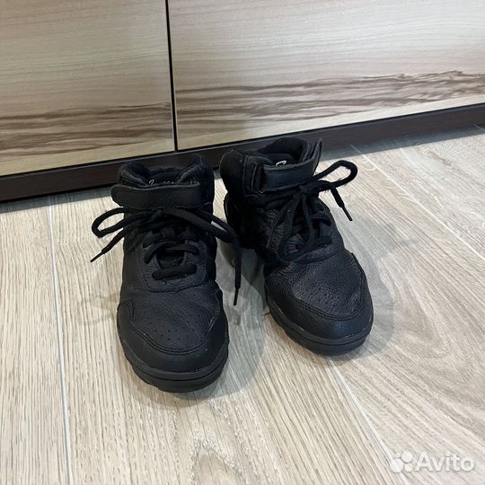 Танцевальные кроссовки