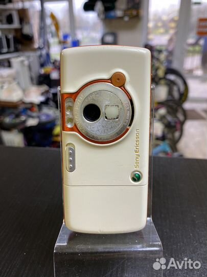 Sony Ericsson W700i