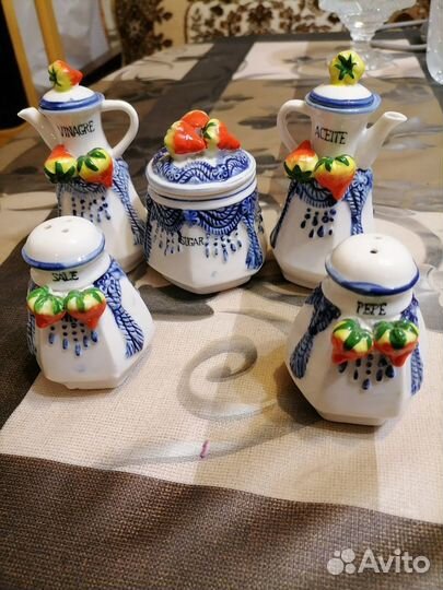 Посуда (Набор для специй, подносы. )