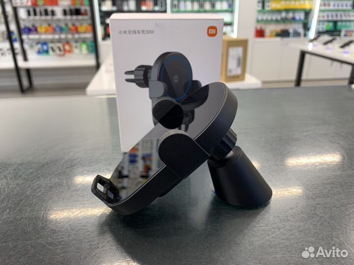 Автодержатель с беспроводной зарядкой 30Вт