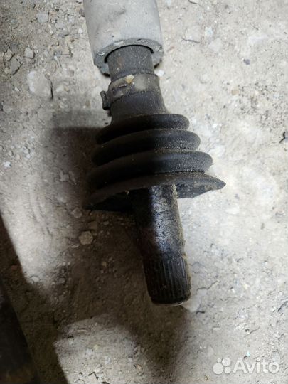 Приводной вал dodge caravan