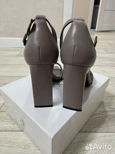 Босоножки женские 36 размер