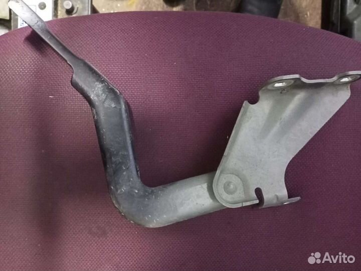 Петля капота левая лада веста