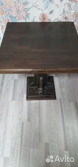 Стол, дерево - сосна, 750х750