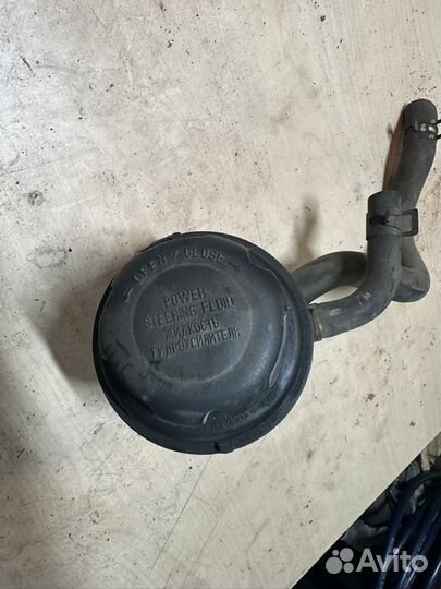 Бачок гура Kia Rio 3