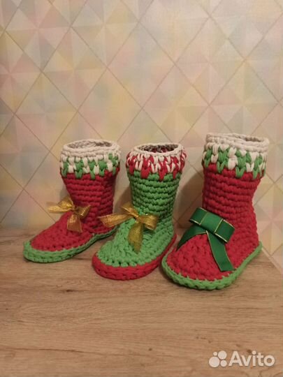Вязаные новогодние сапожки для конфет