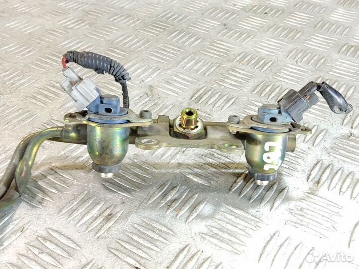 Рейка топливная рампа Subaru Forester S11