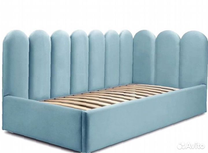 Детская кровать с мягкой спинкой