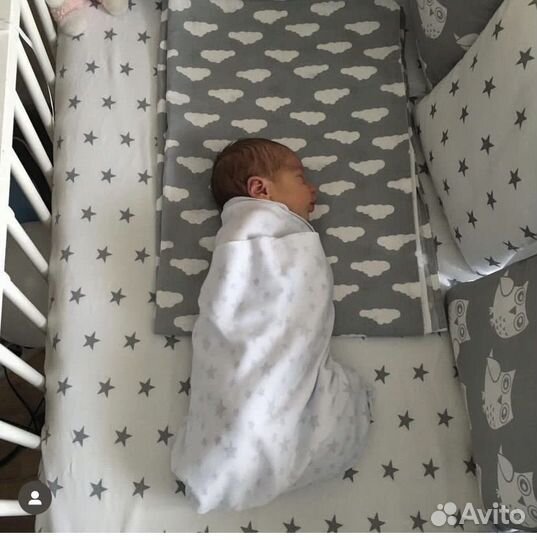 Бортики и постельное белье в кроватку