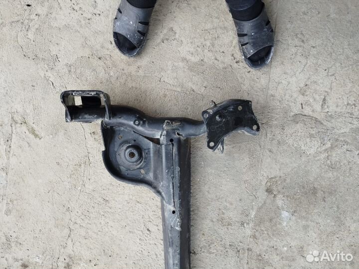 Задняя балка на весту