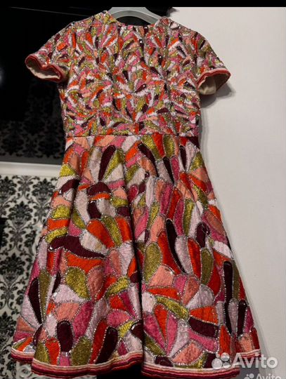 Платье нарядное женское размер S фирма Mash