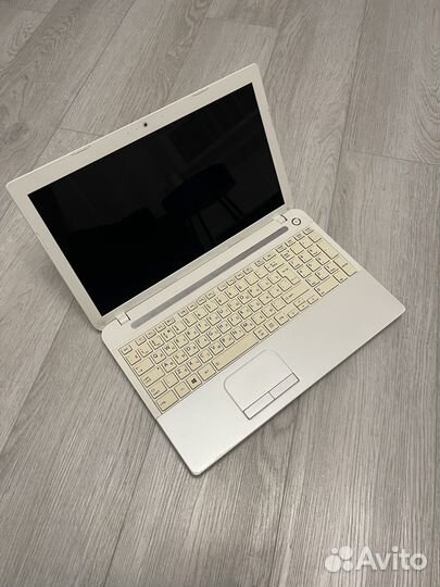 Белый Ноутбук toshiba i5 nvidia gt 8gb ssd 256gb