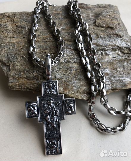 Цепь и крест