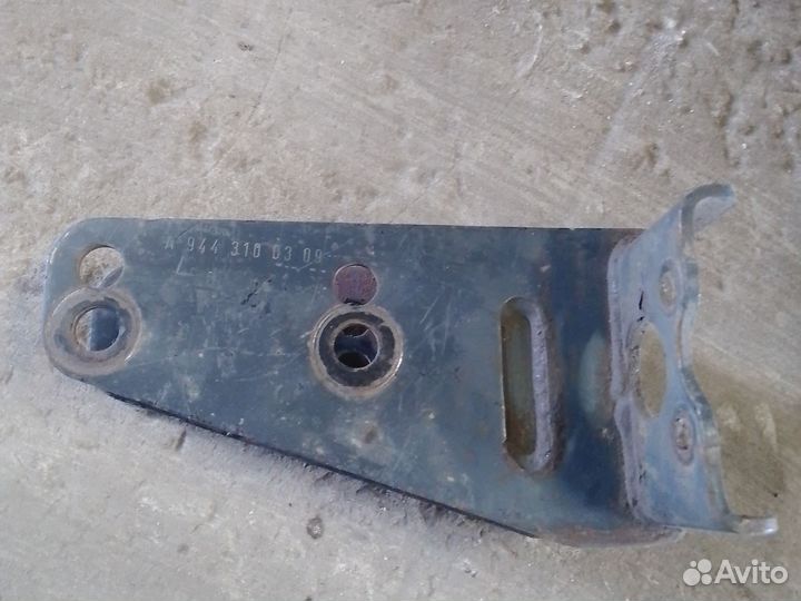 Кронштейн Мерседес