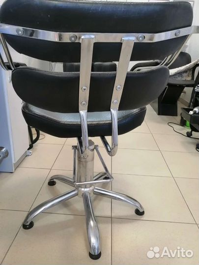 Парикмахерское кресло