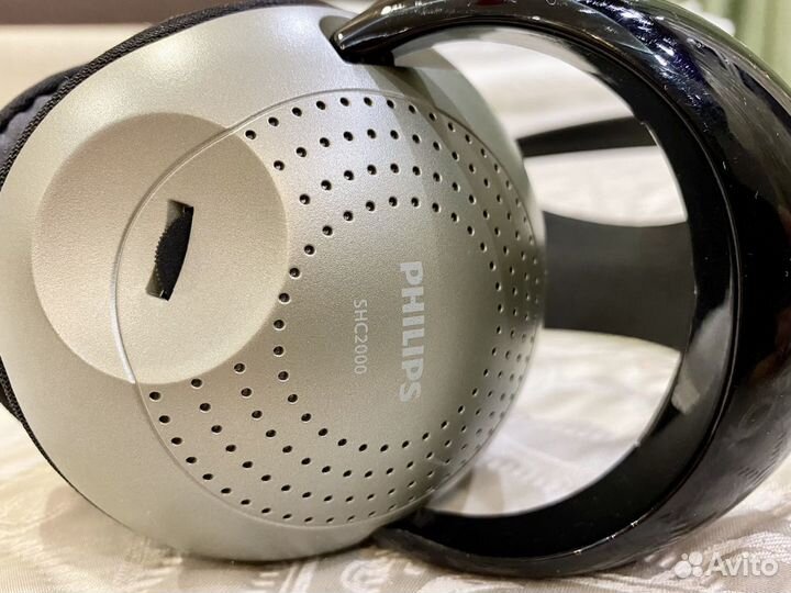 Беспроводные наушники Philips shc2000