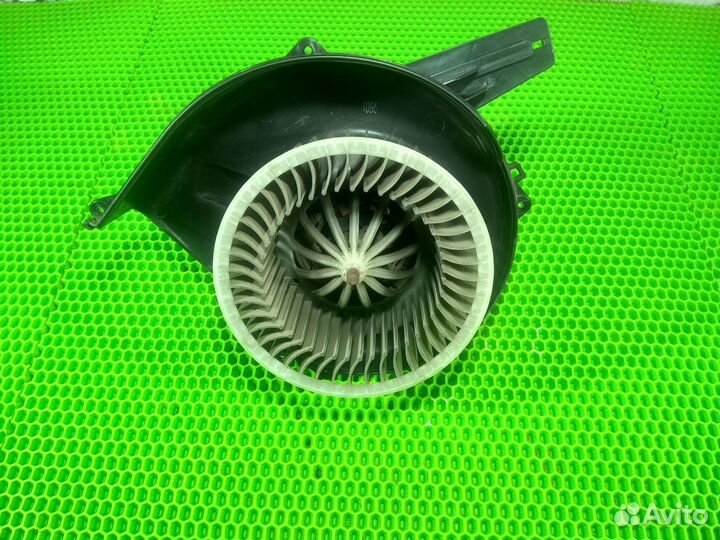 Моторчик вентилятор печки отопителя Skoda Fabia 1