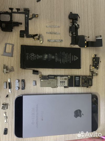 Запчасти на iPhone 5, 5s
