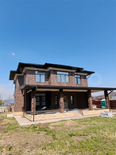 Дом 308 м² на участке 9,3 сот.