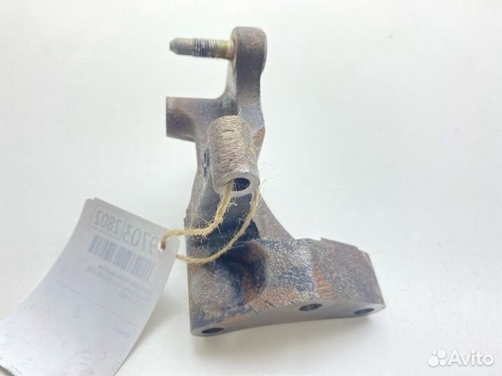 Кронштейн опоры двигателя Nissan Sunny FB15 QG15DE