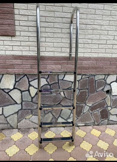Лестница для бассейна из нержавейки